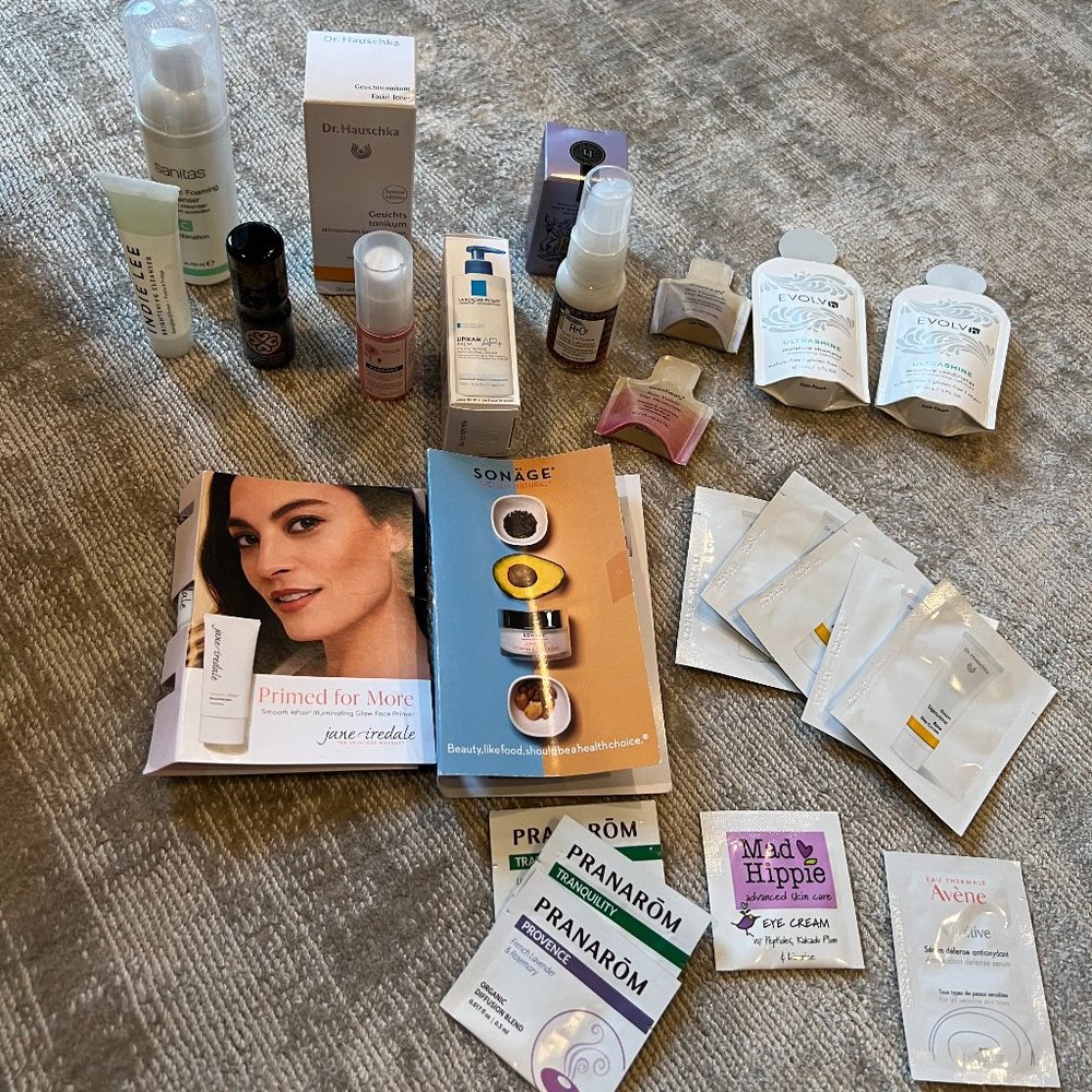 Pharmaca Beauty Deluxe Sample Assortment Set
